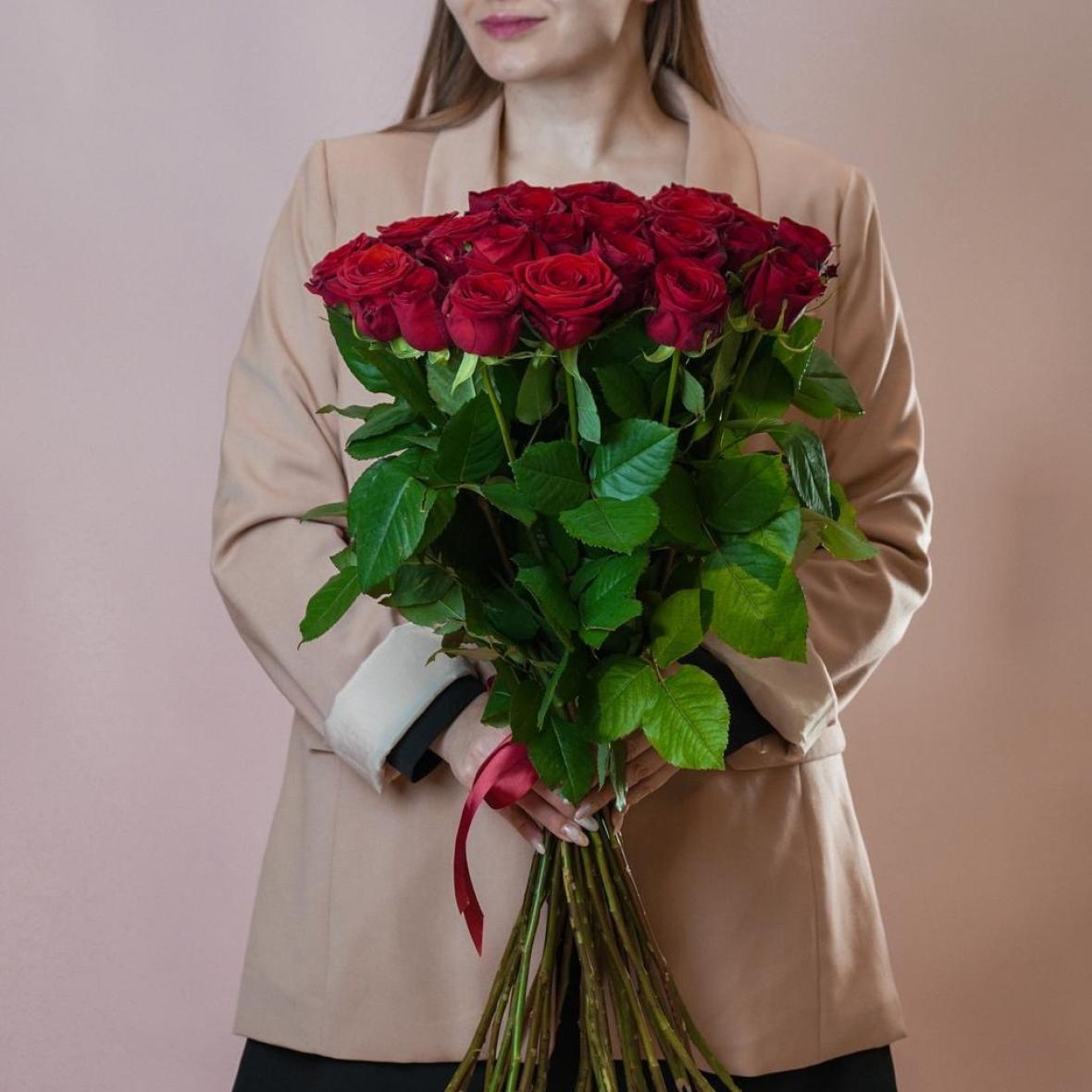 Красные розы, 70 см, 25 шт