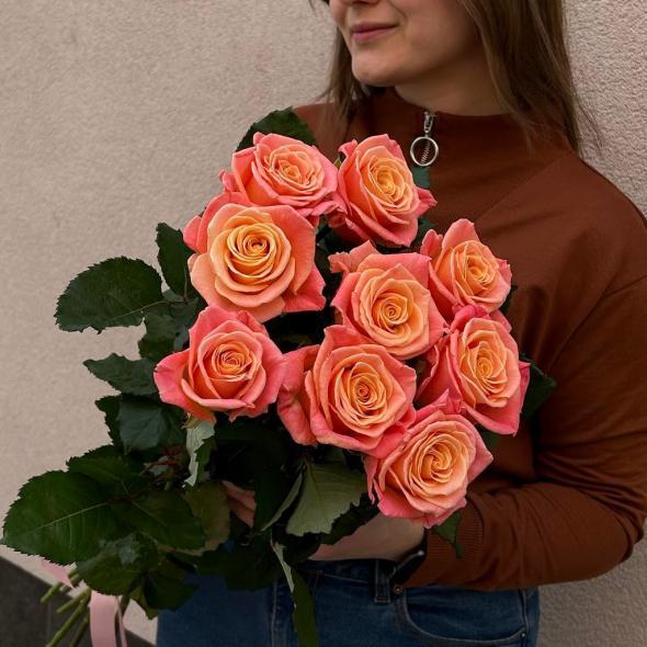 Букет из российской розы «Miss Piggy» 9 шт