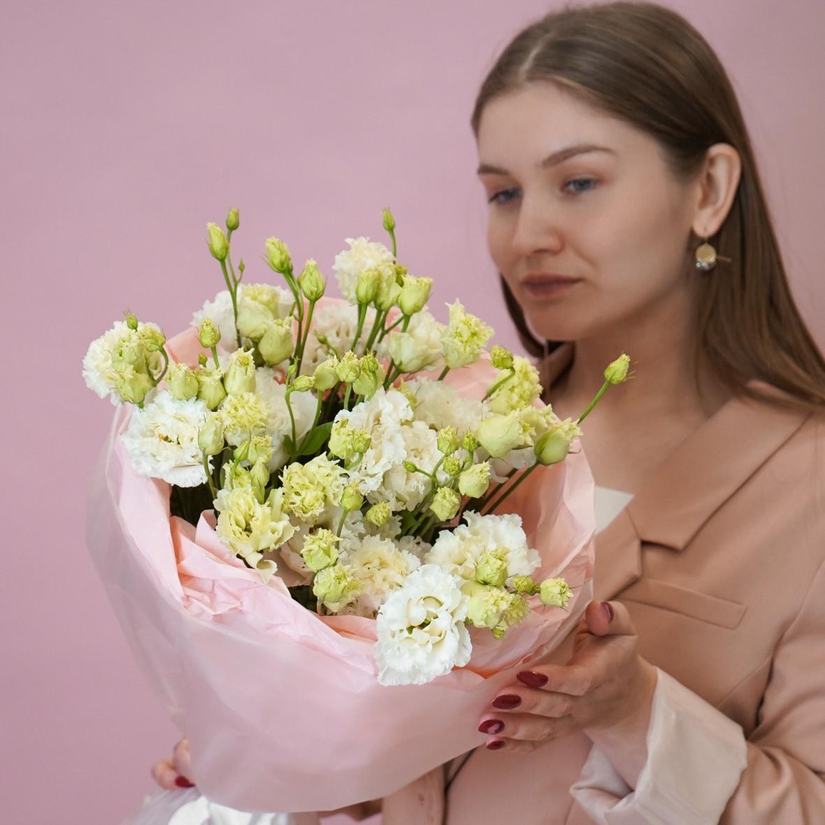 Эустома белая в упаковке, 9 шт